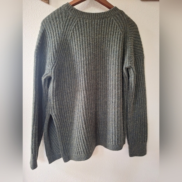 Vince Wool Blend Asymmetric  Ribbed Dark Green Oversized Sweater Womens Size XS - Picture 7 of 8